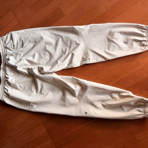 Lululemon Men's White Jogger - Picture 2 of 5